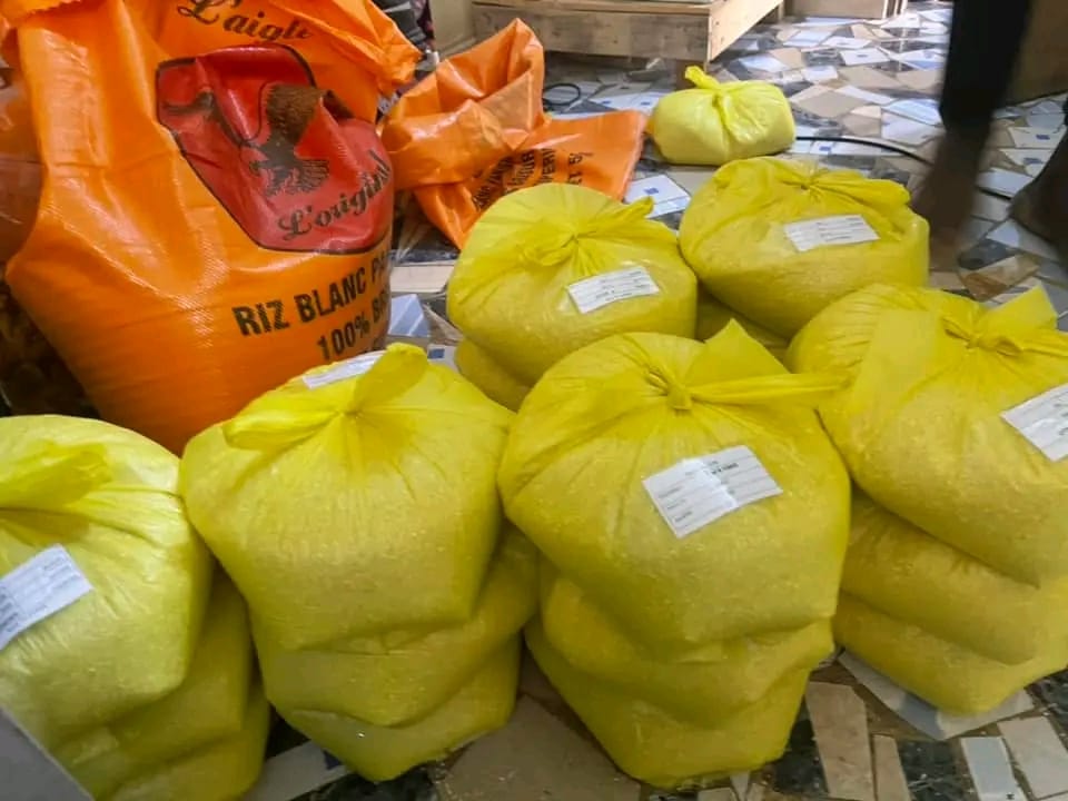 Dons de kits alimentaires